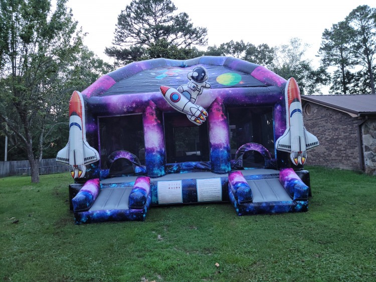 Moonwalker xl bounce house